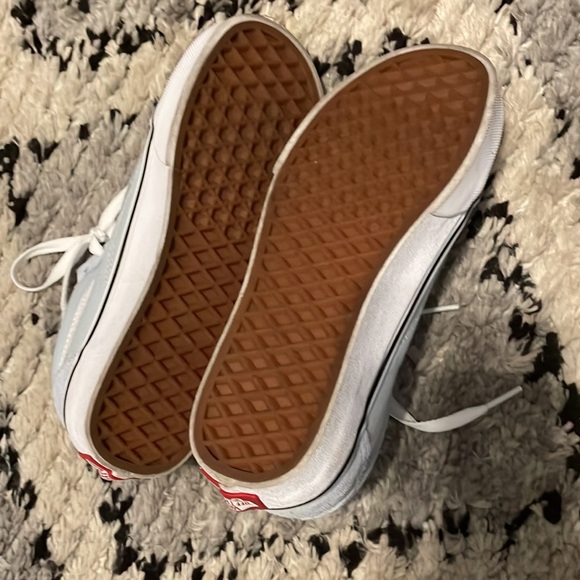 Vans - Picture 3 of 3